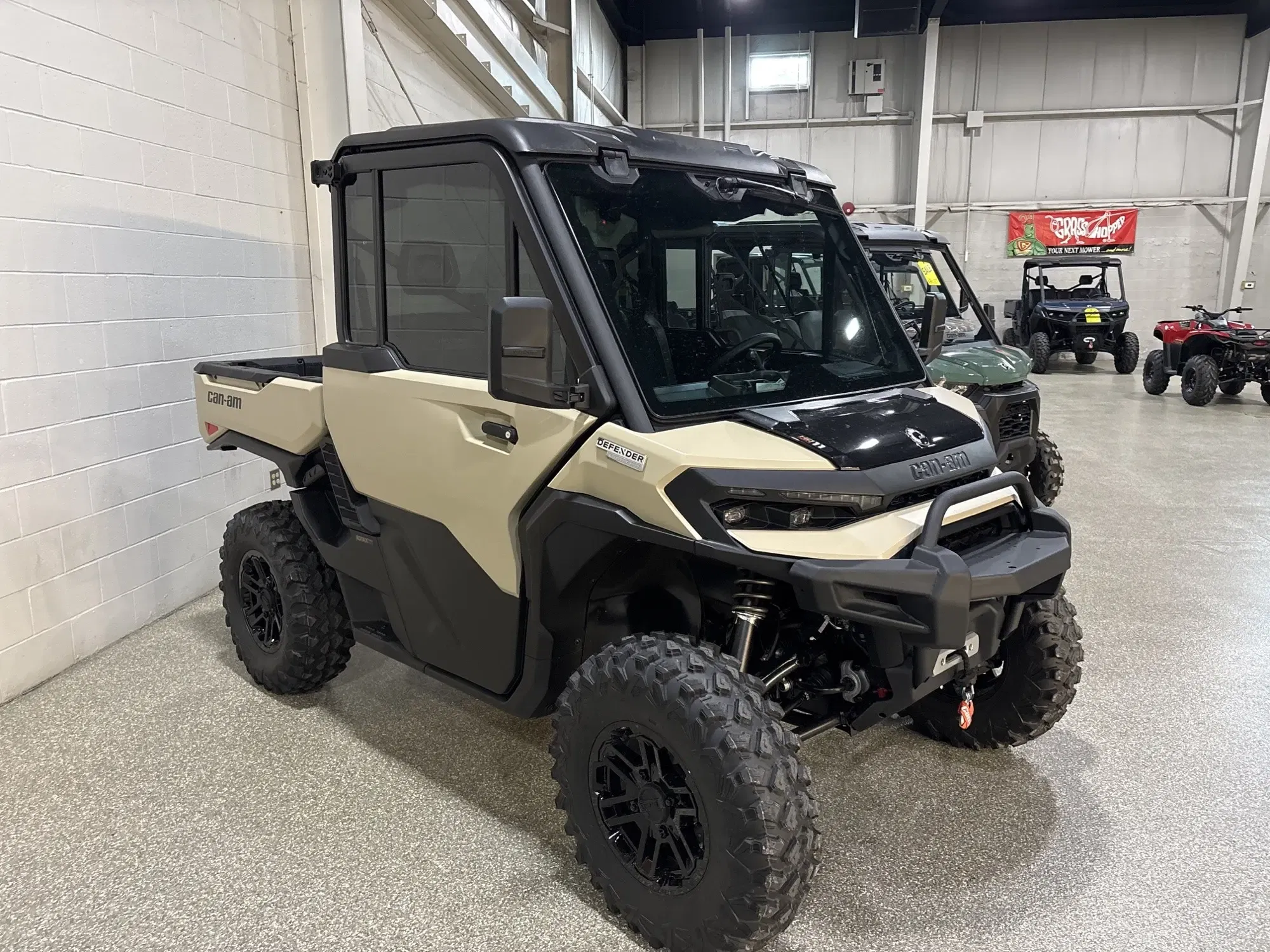 2026 Can-Am Defender Limited HD11 Equipment Image0