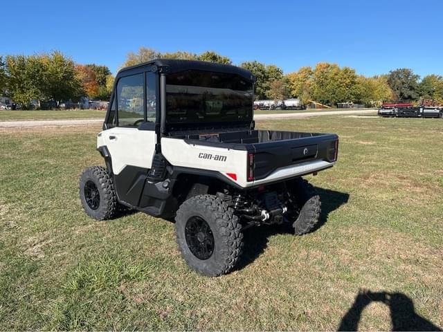 Image of Can-Am Defender Limited HD11 equipment image 3