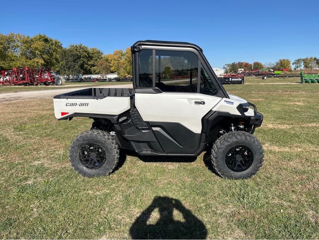 2026 Can-Am Defender Limited HD11 Equipment Image0