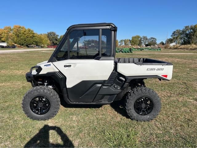 Image of Can-Am Defender Limited HD11 equipment image 4