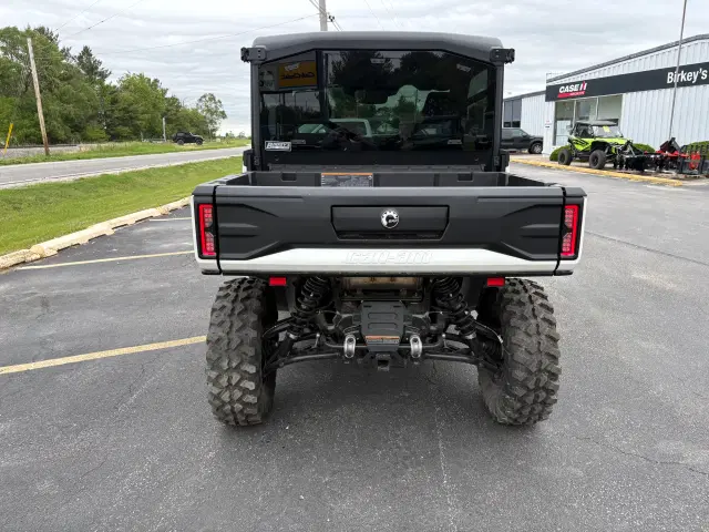 Image of Can-Am Defender Limited HD11 equipment image 3