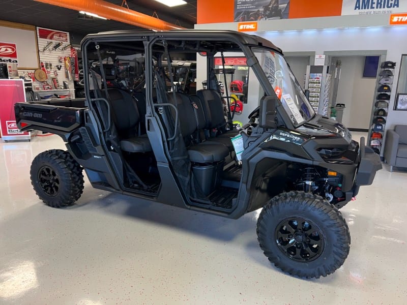 2026 Can-Am Defender MAX XT HD11 Equipment Image0