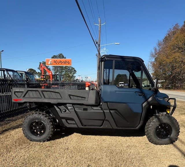 Image of Can-Am Defender HD10 equipment image 1