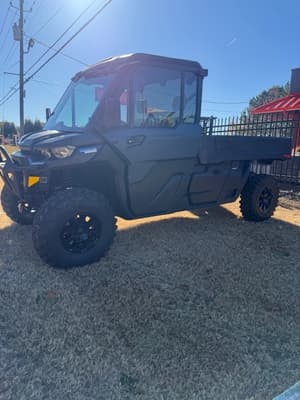 2026 Can-Am Defender HD10 Image