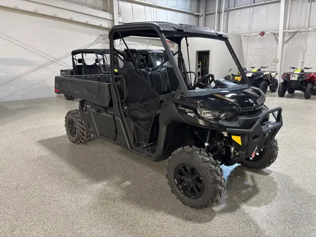 Image of Can-Am Defender PRO XT HD10 equipment image 2