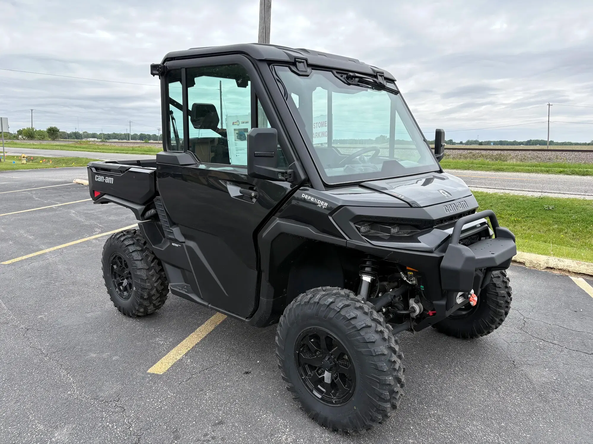 2026 Can-Am Defender XT HD11 Equipment Image0