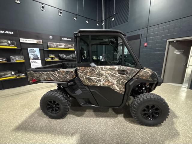Image of Can-Am Defender XT HD11 equipment image 1