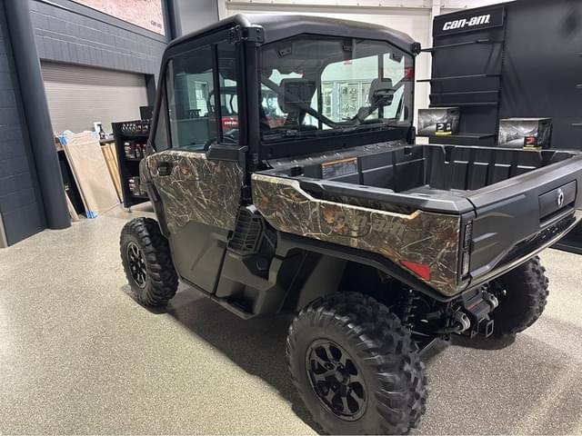 Image of Can-Am Defender XT HD11 equipment image 4
