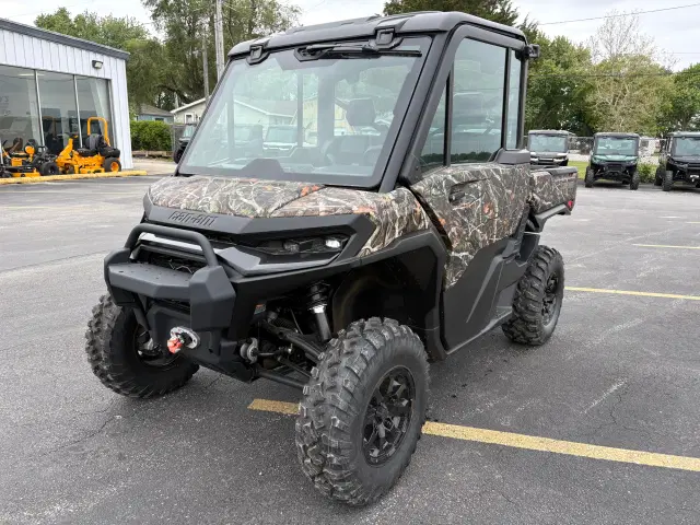 Image of Can-Am Defender XT HD11 equipment image 2