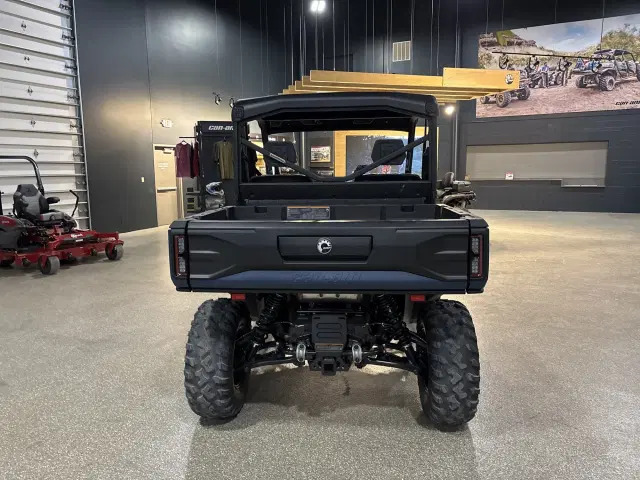 Image of Can-Am Defender XT HD11 equipment image 3