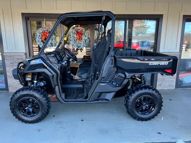 2026 Can-Am Defender XT HD11 Equipment Image0
