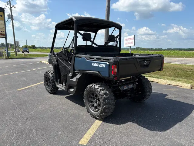 Image of Can-Am Defender XT HD7 equipment image 2