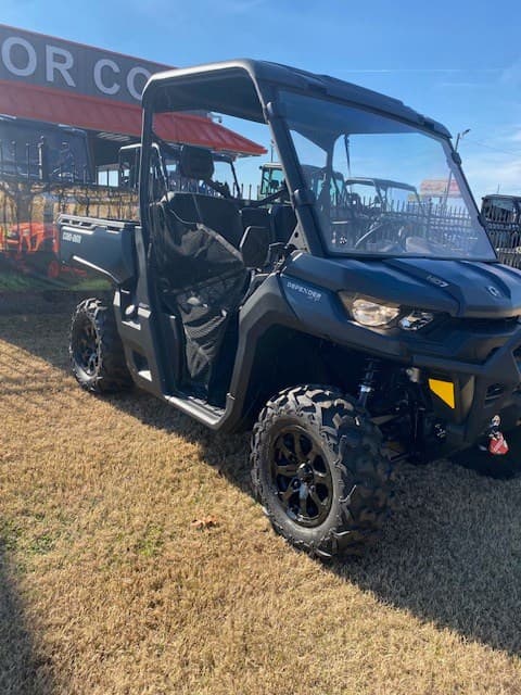 Image of Can-Am Defender XT HD7 equipment image 3