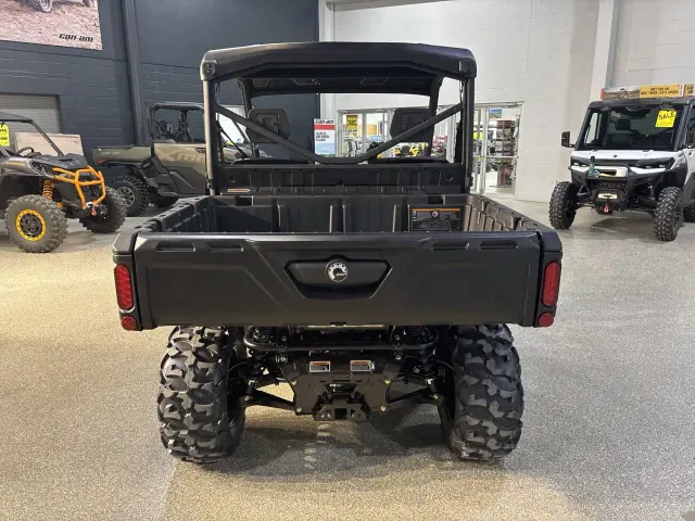 Image of Can-Am Defender XT HD9 equipment image 3