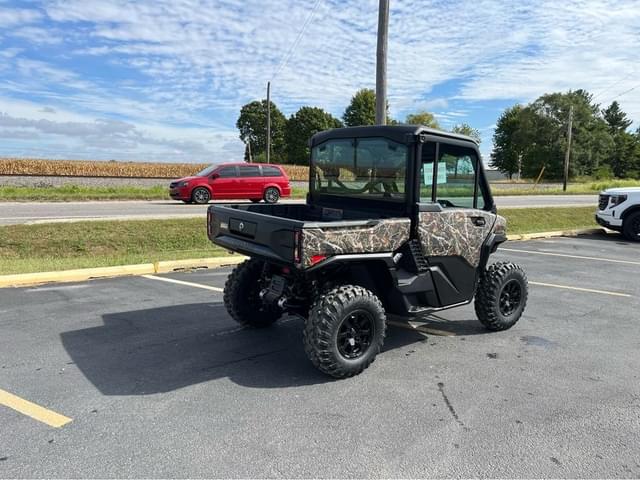 Image of Can-Am Defender XT HD11 equipment image 1