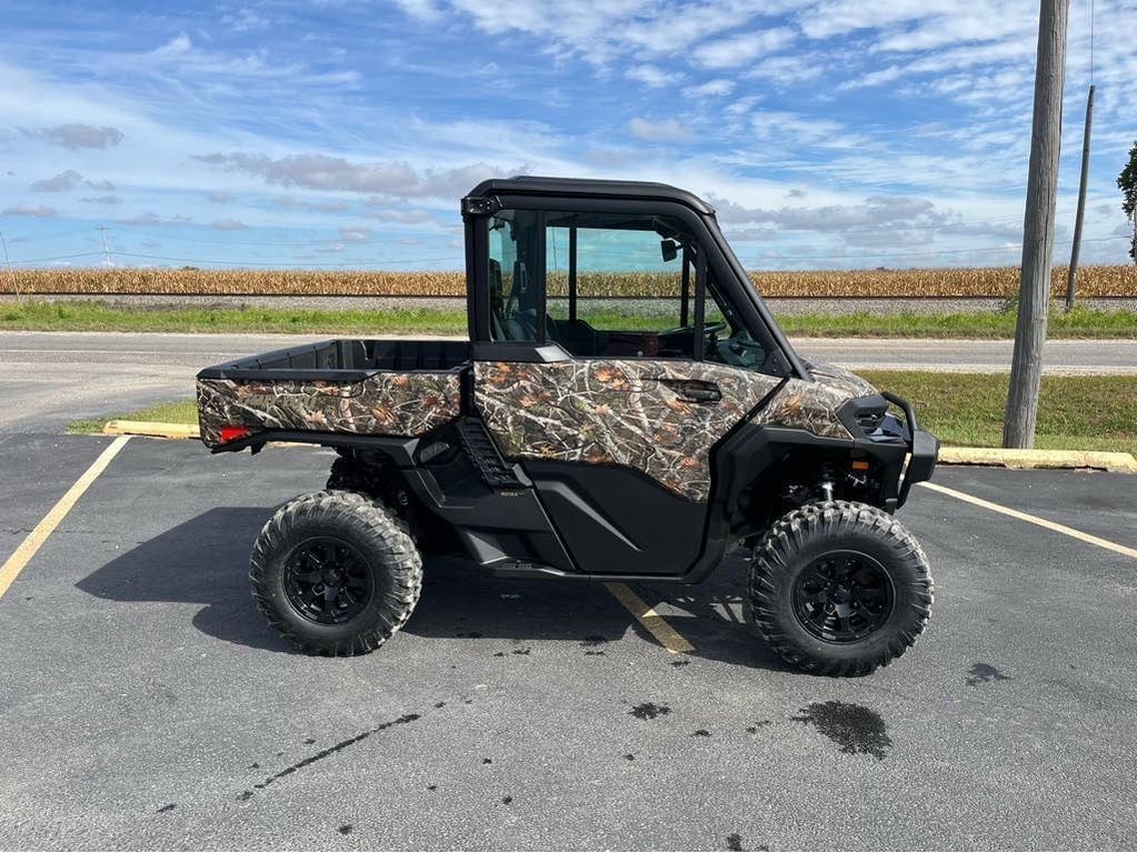 2026 Can-Am Defender XT HD11 Equipment Image0