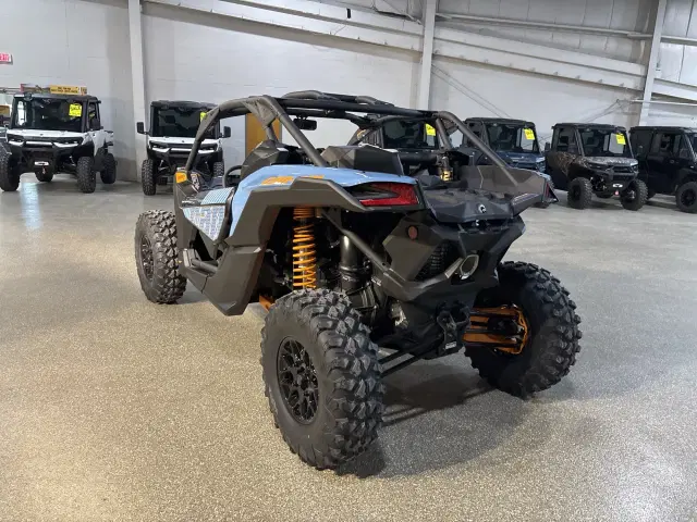 Image of Can-Am Maverick X3 DS Turbo RR equipment image 4