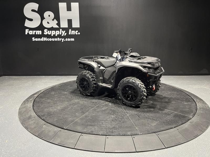 2026 Can-Am Outlander 700 Equipment Image0