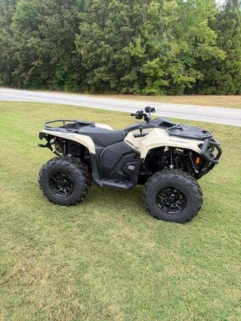 Image of Can-Am Outlander Pro XU HD7 equipment image 1