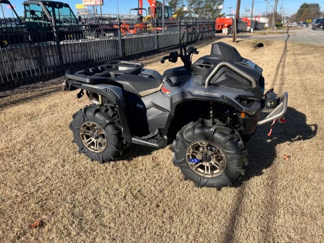 Image of Can-Am Outlander 1000 XMR equipment image 1