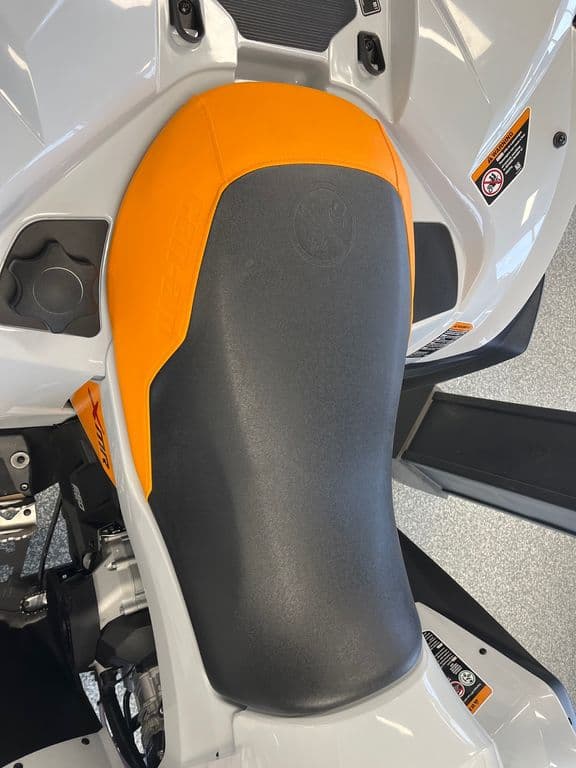 Image of Can-Am Renegade X MR 650 equipment image 1