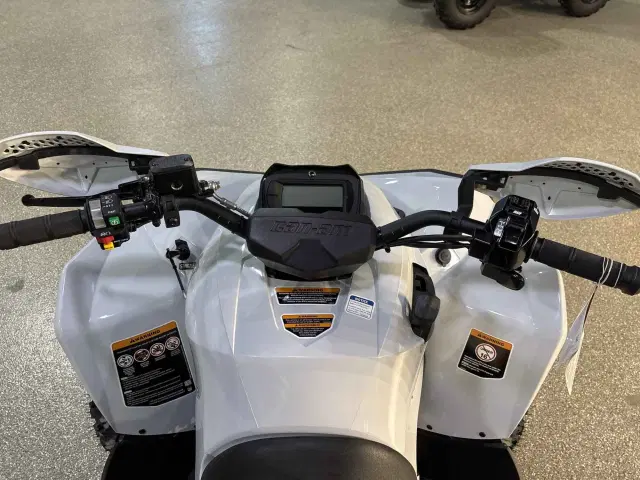 Image of Can-Am Renegade X xc 1000R equipment image 2