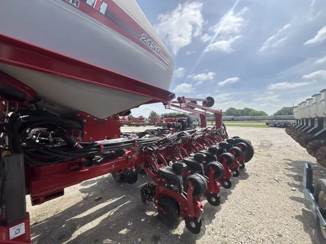 Image of Case IH 2150 equipment image 2