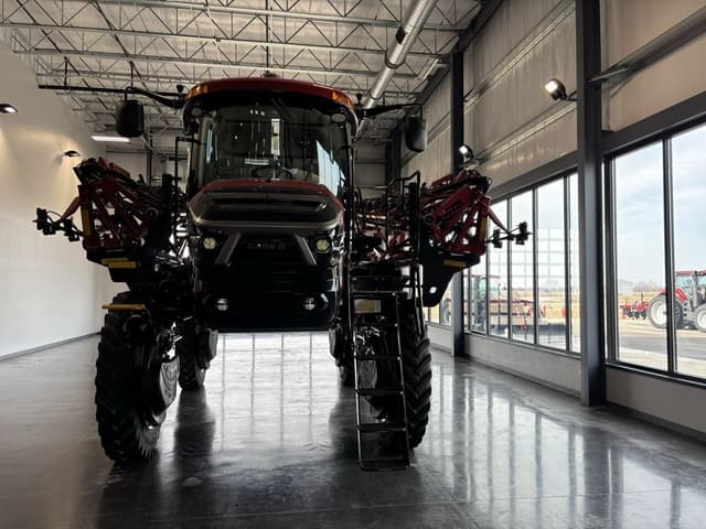 Image of Case IH Patriot 4350 equipment image 2