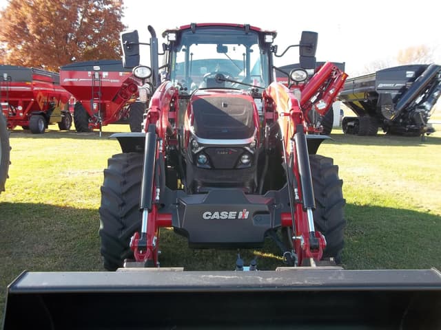 Image of Case IH Farmall 100C equipment image 1