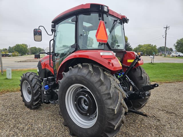 Image of Case IH Farmall 100C equipment image 4