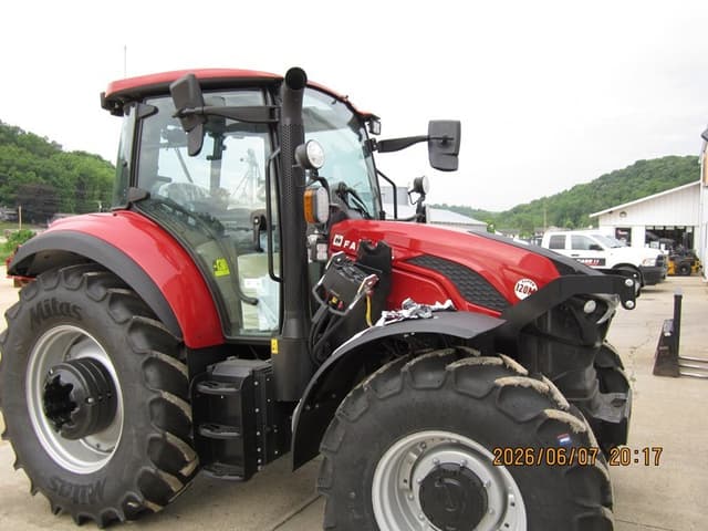 Image of Case IH Farmall 120 Super M equipment image 1