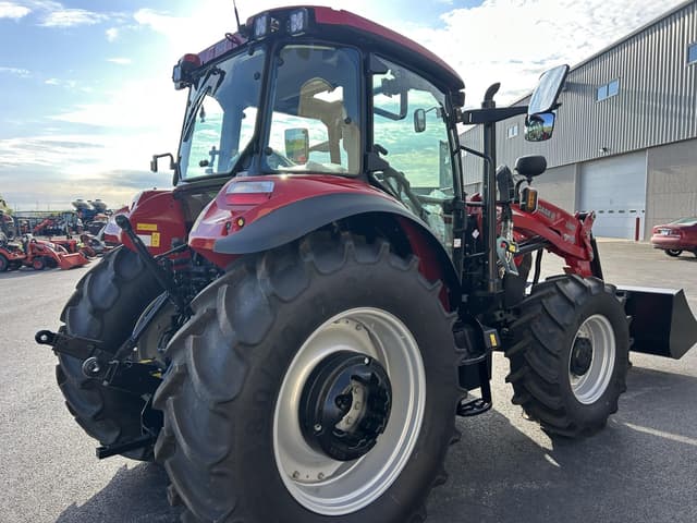 Image of Case IH Farmall 120C equipment image 3