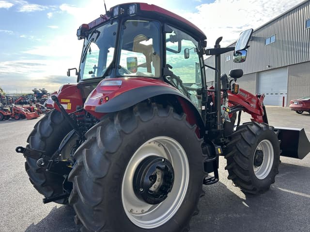 Image of Case IH Farmall 120C equipment image 3