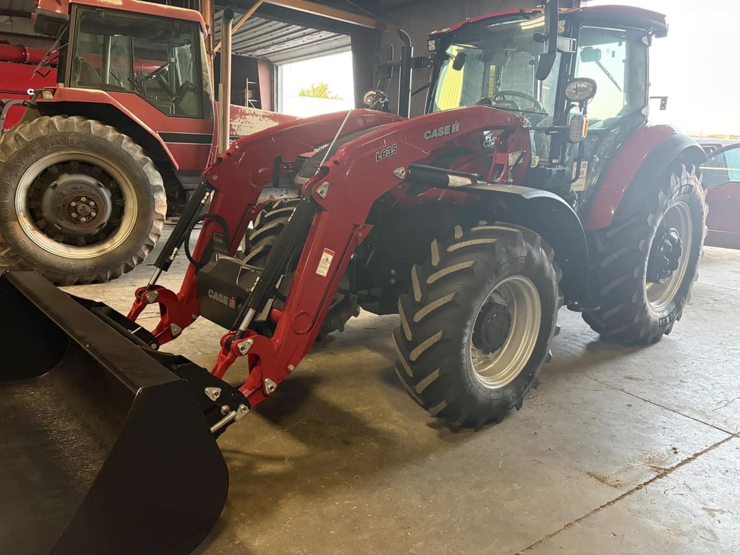 Image of Case IH Farmall 120C Image 1