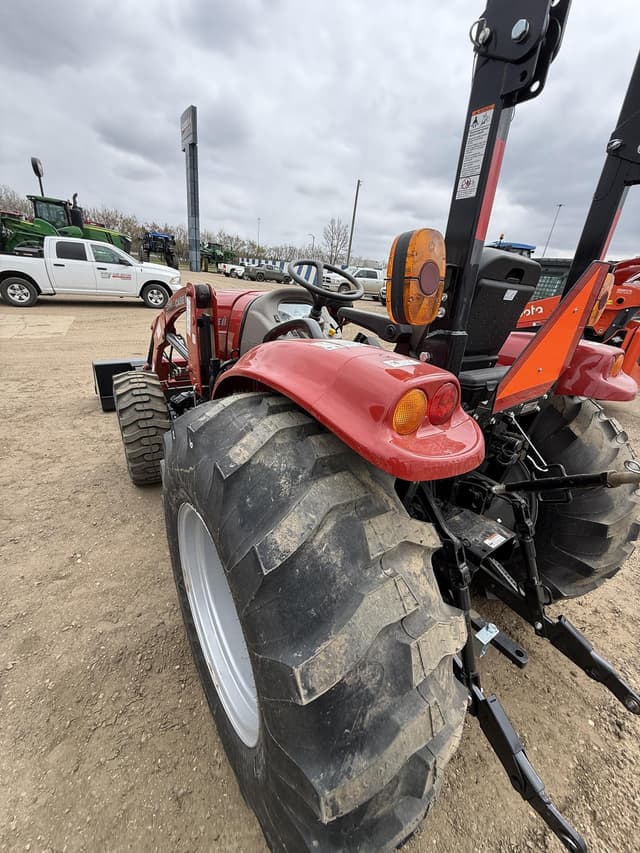 Image of Case IH Farmall 45C equipment image 3