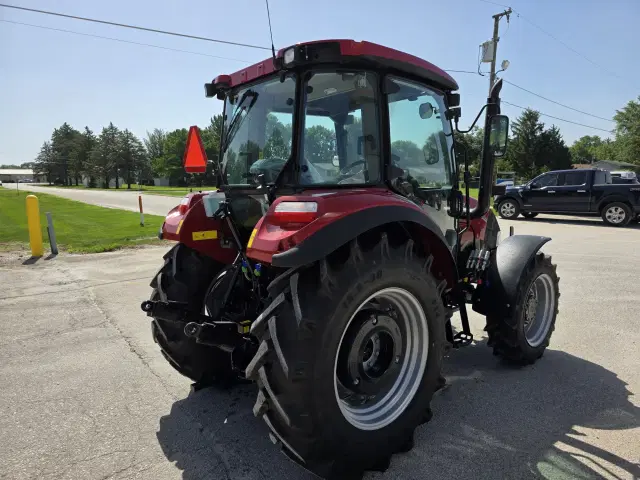 Image of Case IH Farmall 75C equipment image 4