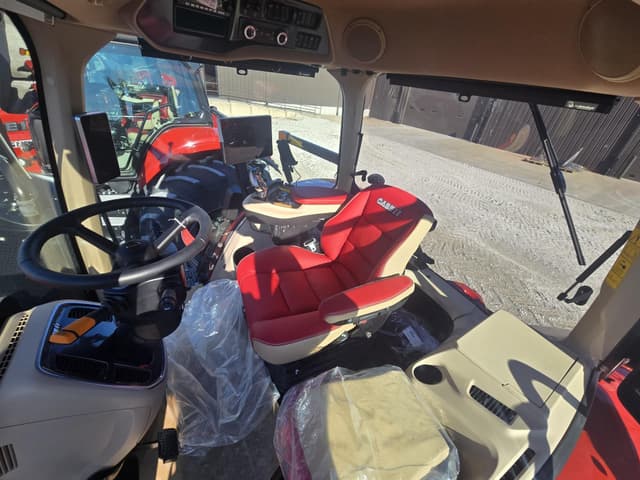 Image of Case IH Magnum 265 equipment image 4