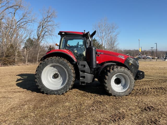 Image of Case IH Magnum 355 equipment image 3