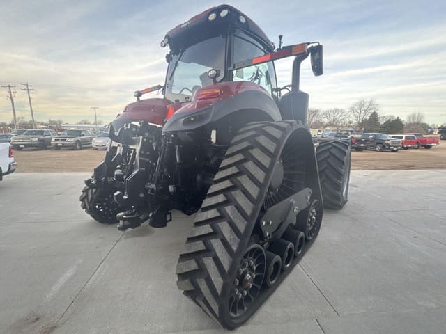 Image of Case IH Magnum 385 Rowtrac equipment image 4