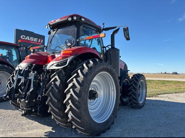 Image of Case IH Magnum 405 equipment image 2