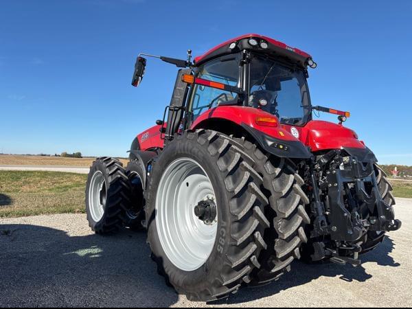 Image of Case IH Magnum 405 equipment image 3