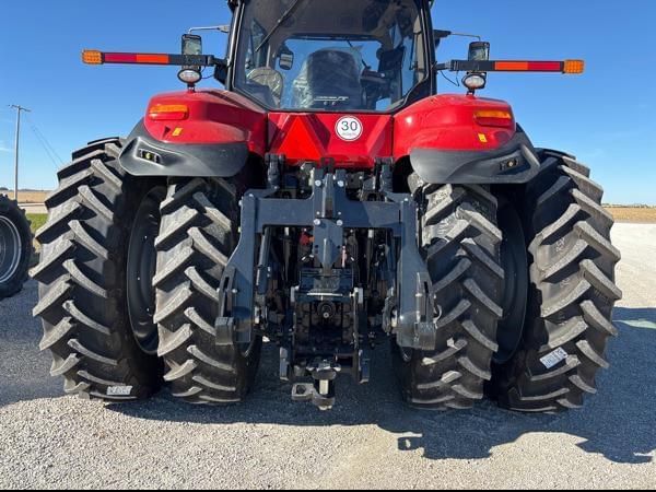 Image of Case IH Magnum 405 equipment image 4
