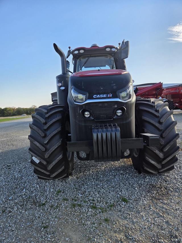 Image of Case IH Magnum 405 Rowtrac equipment image 2