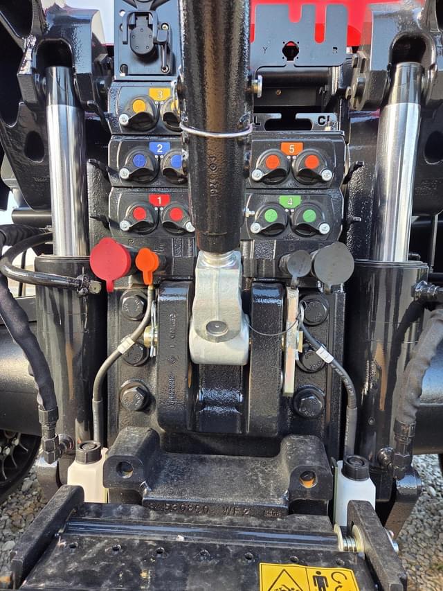 Image of Case IH Magnum 405 Rowtrac equipment image 4