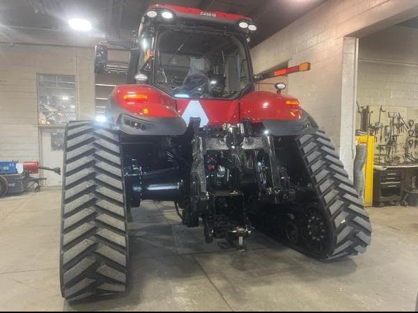 Image of Case IH Magnum 405 Rowtrac equipment image 2