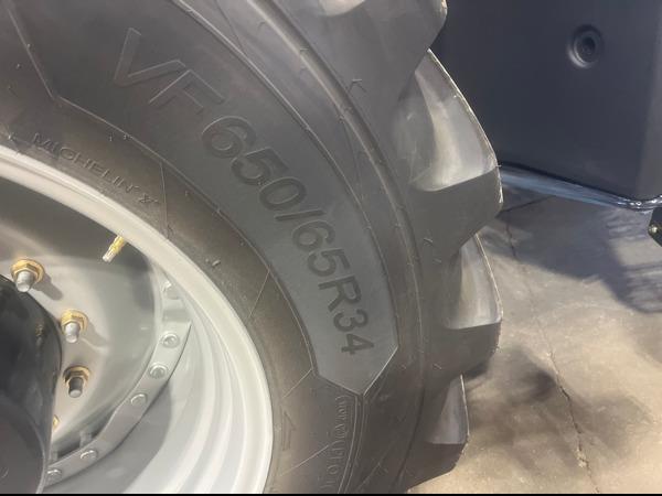 Image of Case IH Magnum 405 Rowtrac equipment image 3