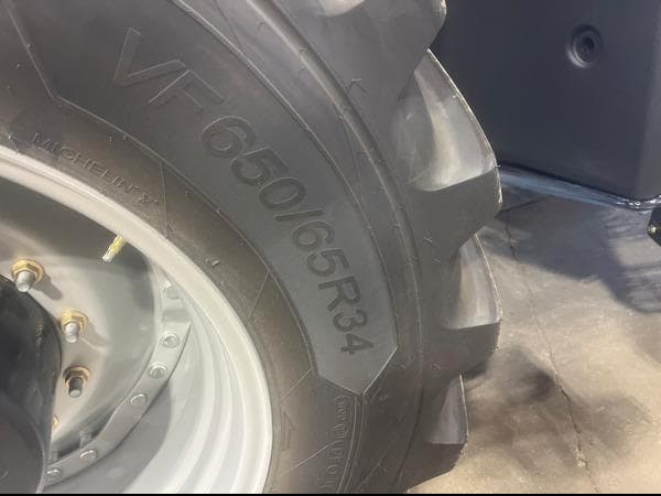 Image of Case IH Magnum 405 Rowtrac equipment image 3