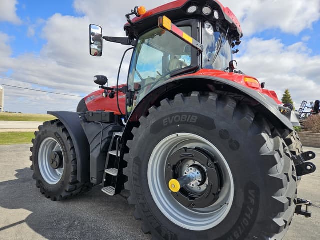 Image of Case IH Optum 340 equipment image 4