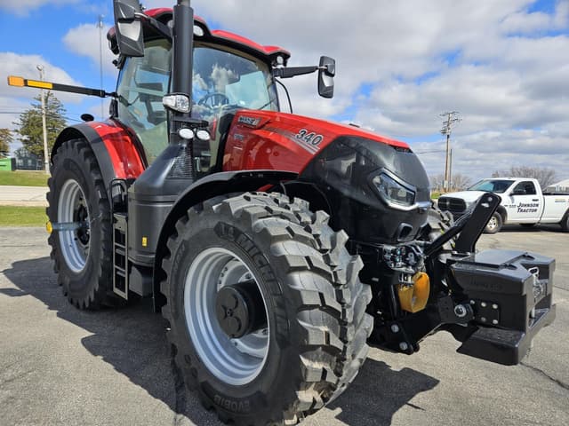 Image of Case IH Optum 340 equipment image 2