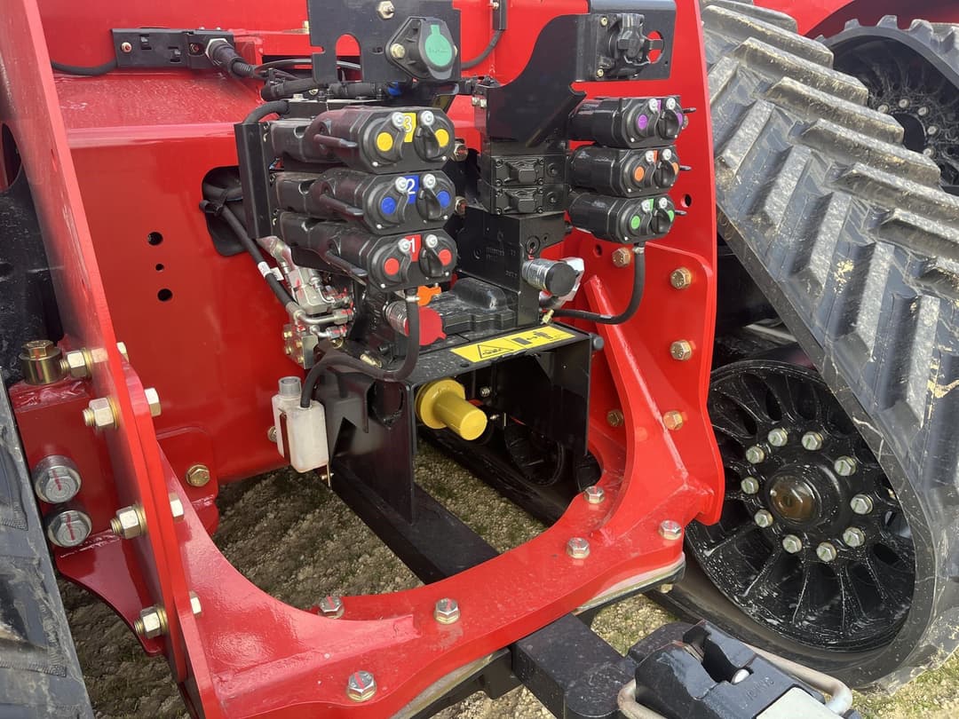 Image of Case IH Steiger 595 Quadtrac Image 1